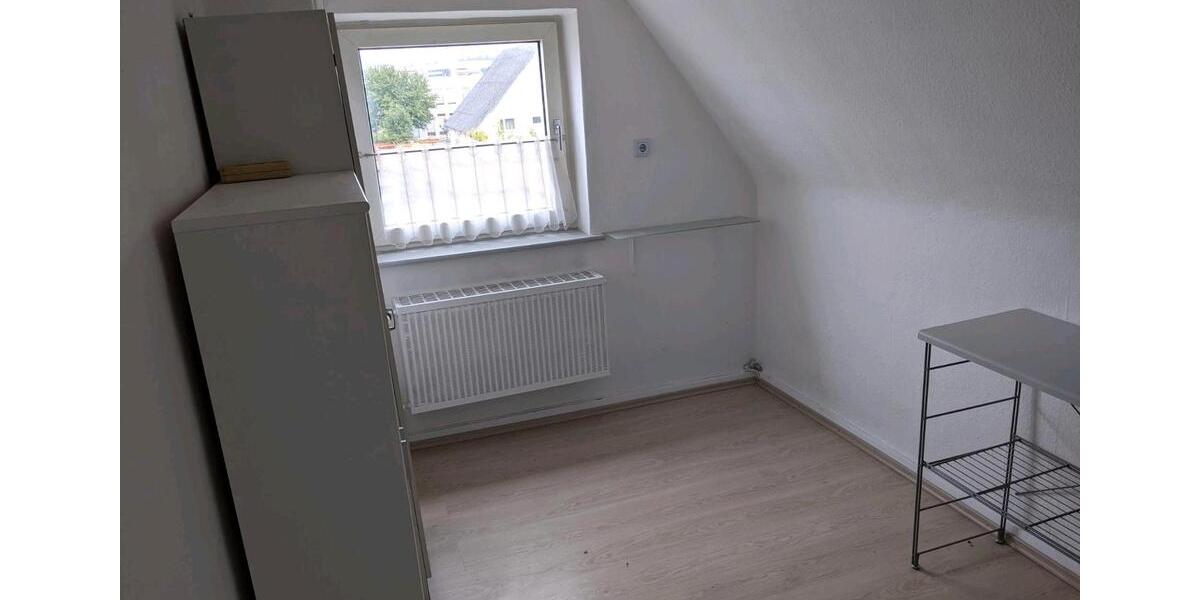 Dachgeschoßwohnung Kassel Bettenhausen - 2 Zimmer, 40 m&sup2;, 400&euro; | Angebot:24730501