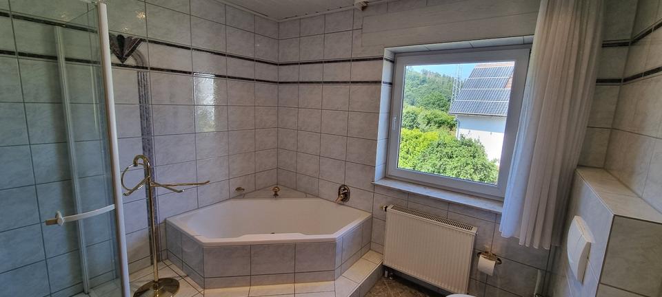 Dachgeschoßwohnung Melsungen - 3 Zimmer, 100 m&sup2;, 850&euro; | Angebot:26197320