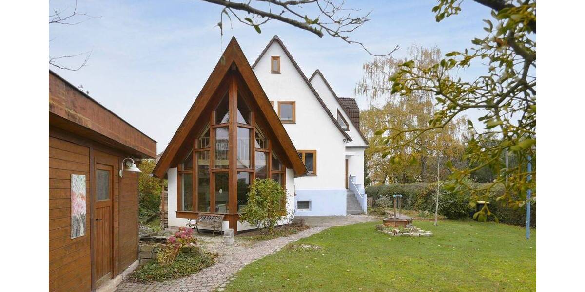 Harleshausen Nähe Rehwiesen Attraktives, lichtdurchflutetes Galeriehaus mit Chic und Charme und einem wunderschönen Garten 3 zimmer