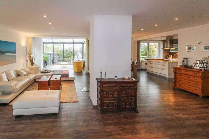 Haus zum Kaufen in Felsberg 599.000 € 425.28 m²