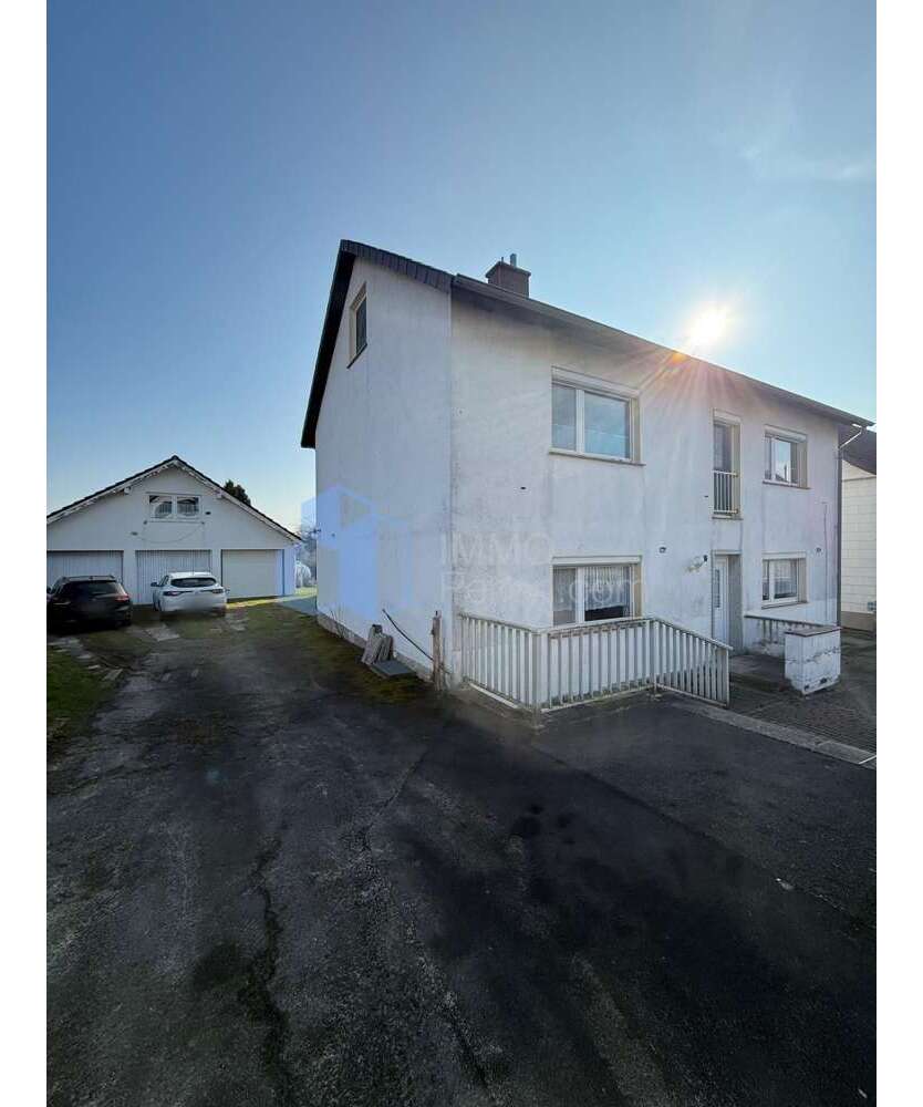 Haus zum Kaufen in Calden Obermeiser 185.000 € 230 m²