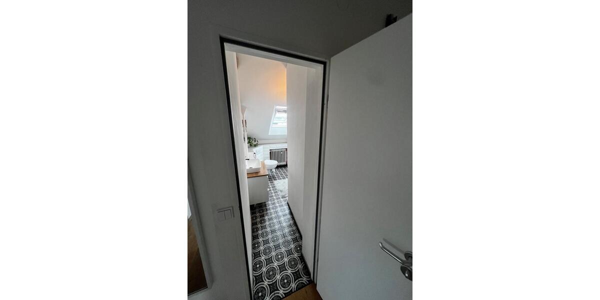 Dachgeschoßwohnung Kaufungen - 4 Zimmer, 100 m&sup2;, 990&euro; | Angebot:26165151
