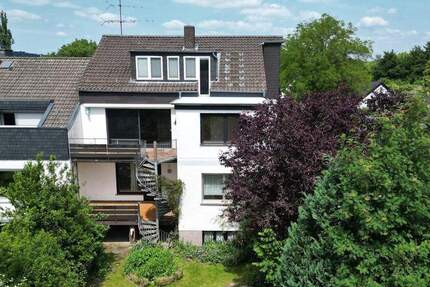 Großzügige Zweifamilien-Doppelhaushälfte in Kassel-Kirchditmold 9 zimmer