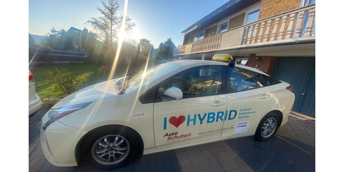 Toyota Prius 352.000 km 8.400 € VELLMAR 34246