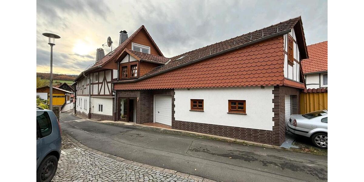 Mehrfamilienhaus, Wohnhaus Körle - 11 Zimmer, 326 m&sup2;, 349.000&euro; | Angebot:27120350