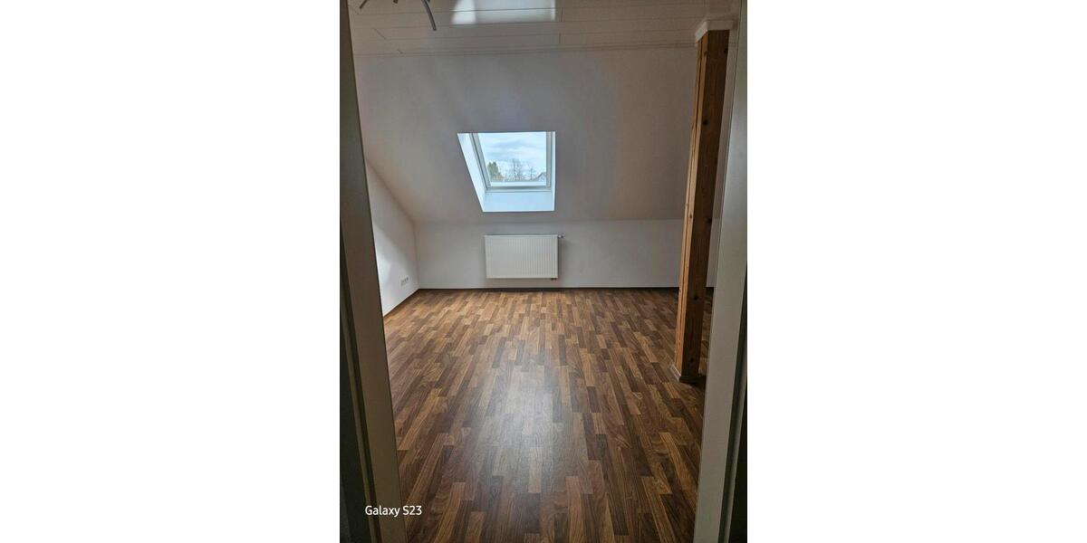 Dachgeschoßwohnung Hofgeismar - 3 Zimmer, 120 m&sup2;, 900&euro; | Angebot:26302643