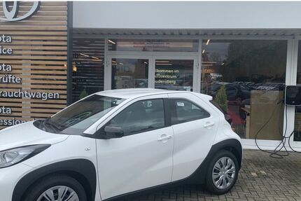 Toyota Aygo (X) 1.600 km 18.490 &euro; Kassel 34125