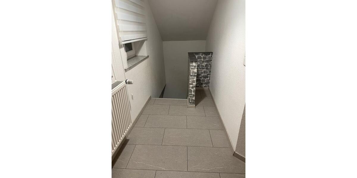Einfamilienhaus Kassel Niederzwehren - 10 Zimmer, 190 m&sup2;, 390.000&euro; | Angebot:27214511