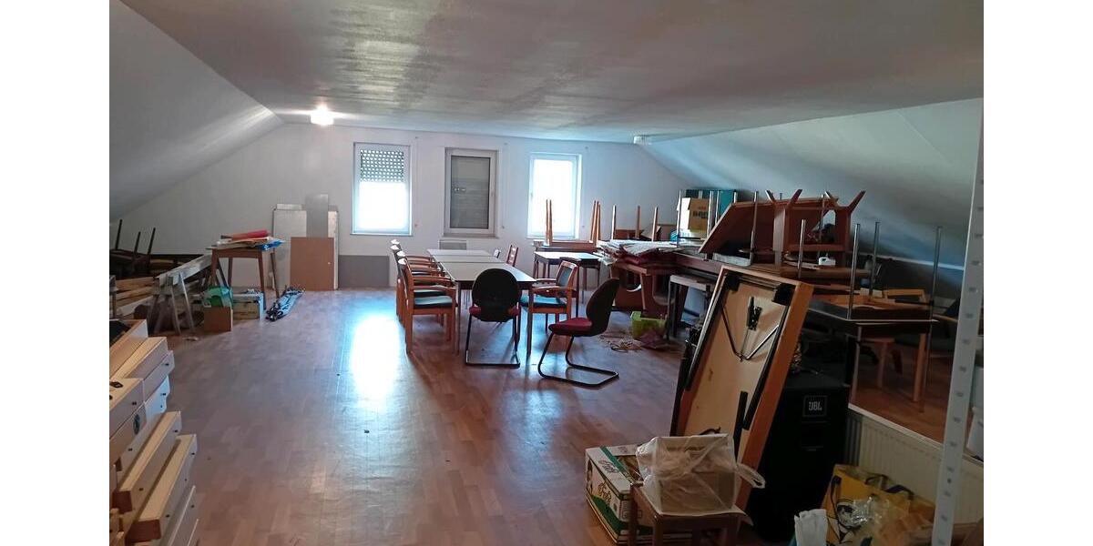 Obergeschoss 3 Zimmer als Lager oder Büro in Kassel zu vermieten zimmer