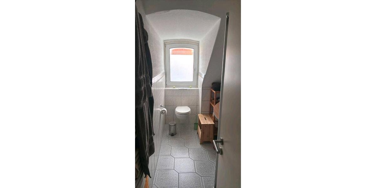 Dachgeschoßwohnung Kassel Kirchditmold - 3 Zimmer, 65 m&sup2;, 600&euro; | Angebot:26241373