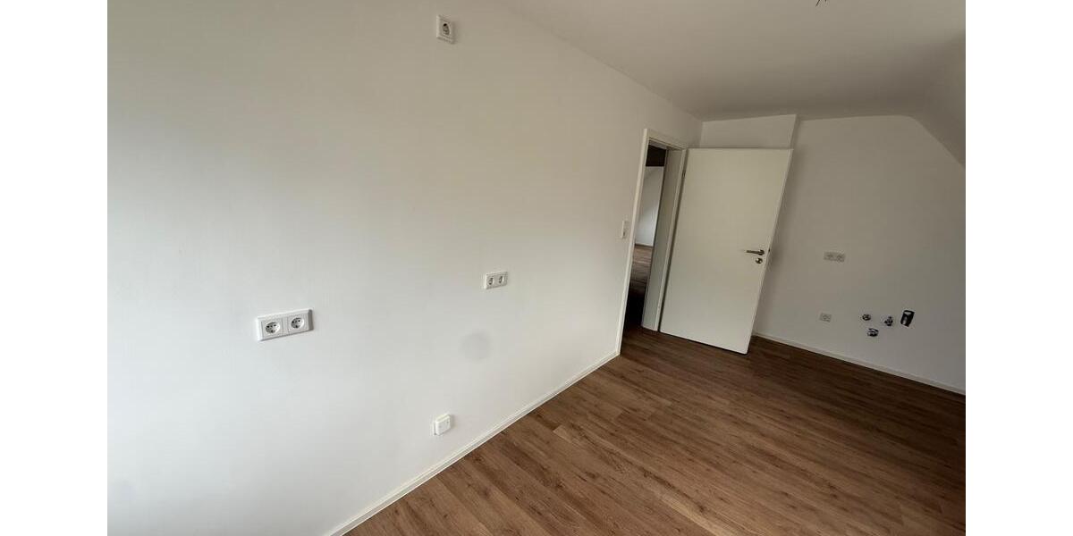 Dachgeschoßwohnung Kassel Niederzwehren - 2 Zimmer, 70 m&sup2;, 800&euro; | Angebot:26431504