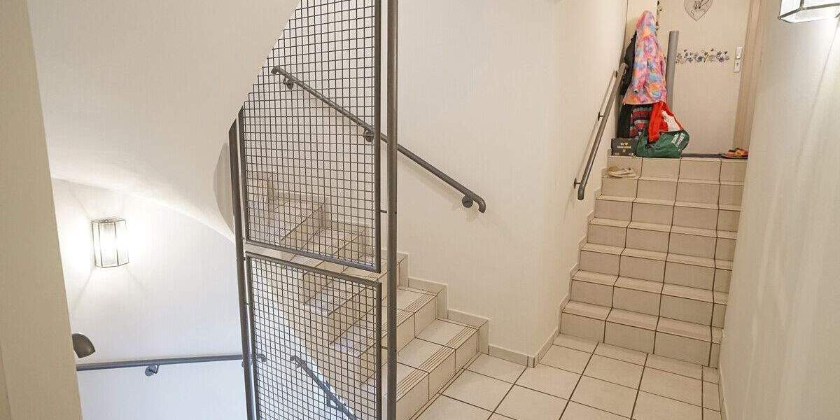 Etagenwohnung Zierenberg - 4 Zimmer, 98 m&sup2;, 139.000&euro; | Angebot:25668401