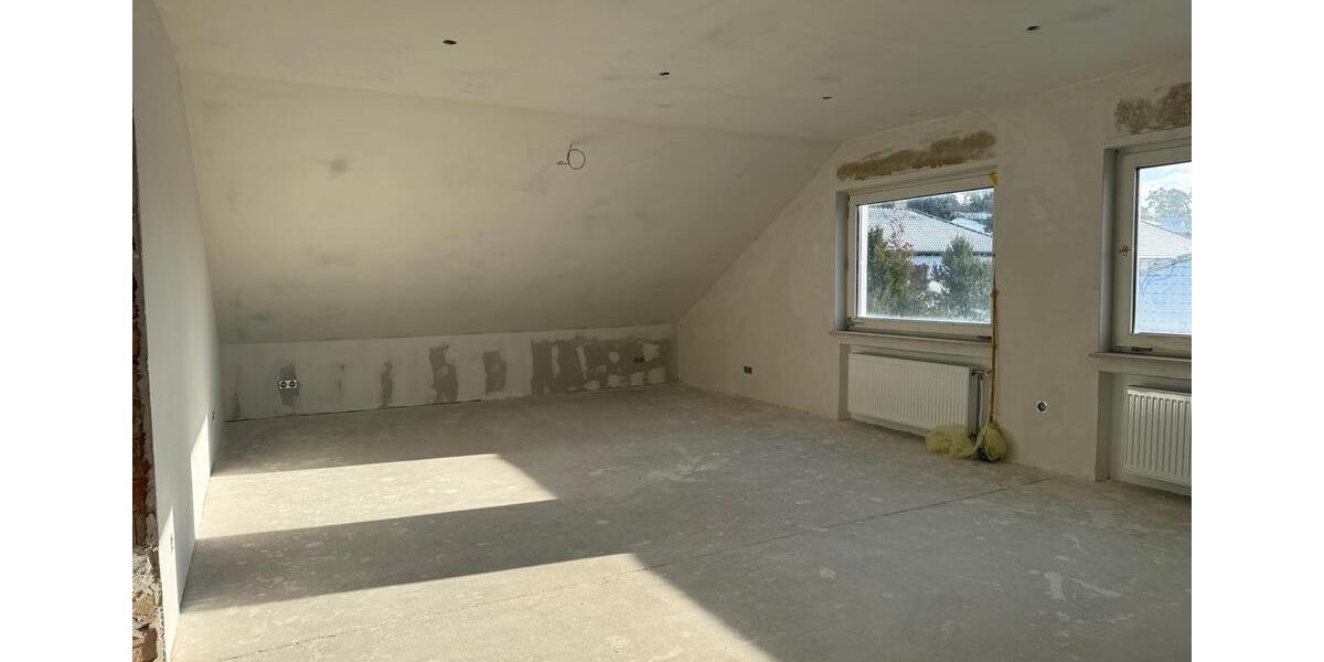 4-ZKB-Dachgeschosswohnung – Erstbezug nach Sanierung 4 zimmer
