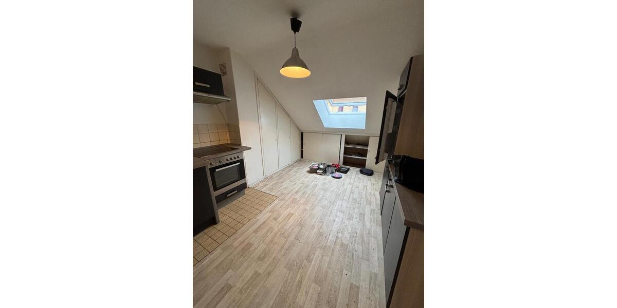 Dachgeschoßwohnung Kassel Fasanenhof - 28 Zimmer, 85 m&sup2;, 235&euro; | Angebot:25975095