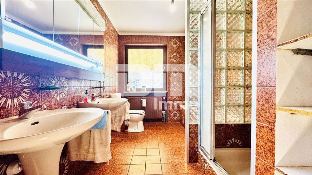 Solider Familien-Bungalow mit großem Potenzial in ruhiger Lage mit Wintergarten und Garage - Bungalow Calden | Angebot:26974963