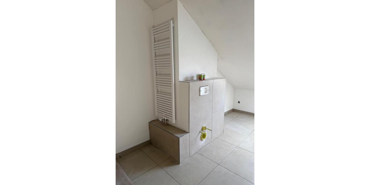 4-ZKB-Dachgeschosswohnung – Erstbezug nach Sanierung 4 zimmer