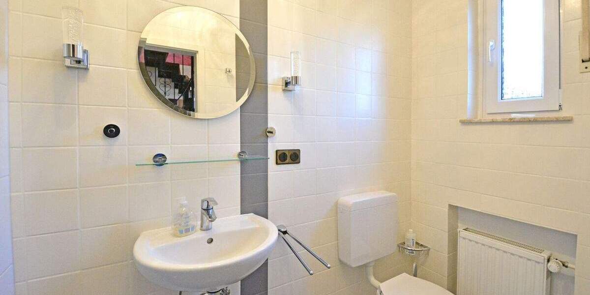 Mehrfamilienhaus, Wohnhaus Hofgeismar / Hombressen Hombressen - 9 Zimmer, 245 m&sup2;, 330.000&euro; | Angebot:25246013