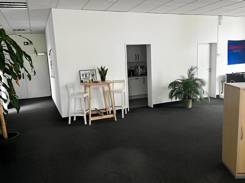 PROVISIONSFREI +++ Hallenfläche 1.002 m² mit Büro 184 m² +++ direkt vom Eigentümer