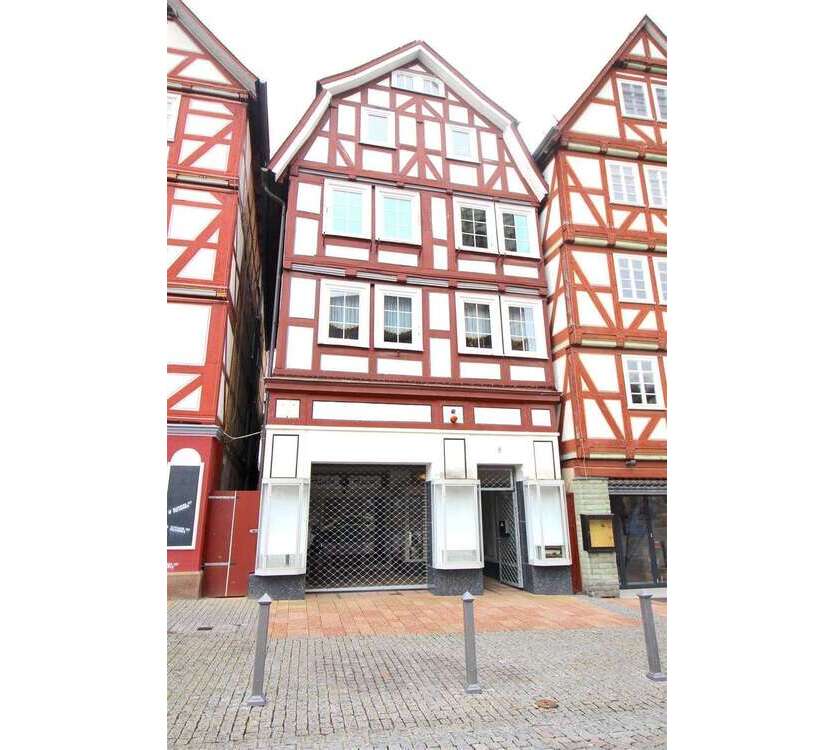 Haus zum Kaufen in Homberg (Efze) 439.000 € 355 m²