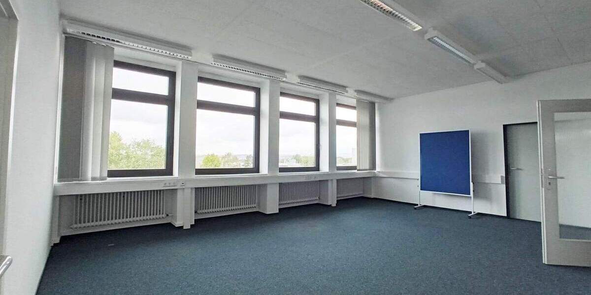 Großzügige Gewerbeimmobilie in Kassel-Waldau zimmer