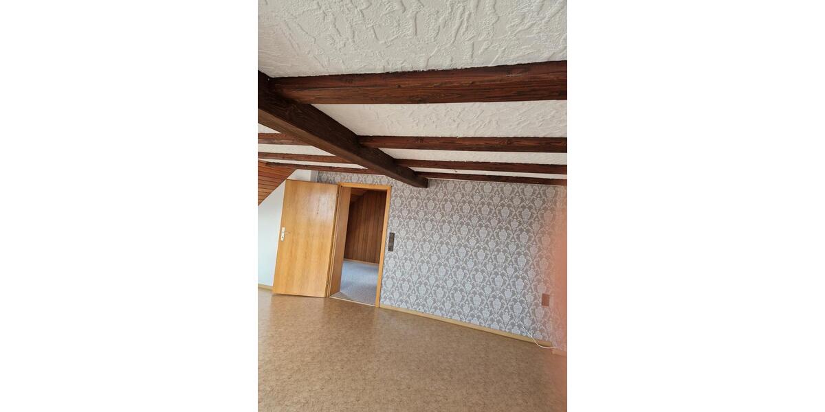 Dachgeschoßwohnung Melsungen - 4 Zimmer, 100 m&sup2;, 670&euro; | Angebot:26221070