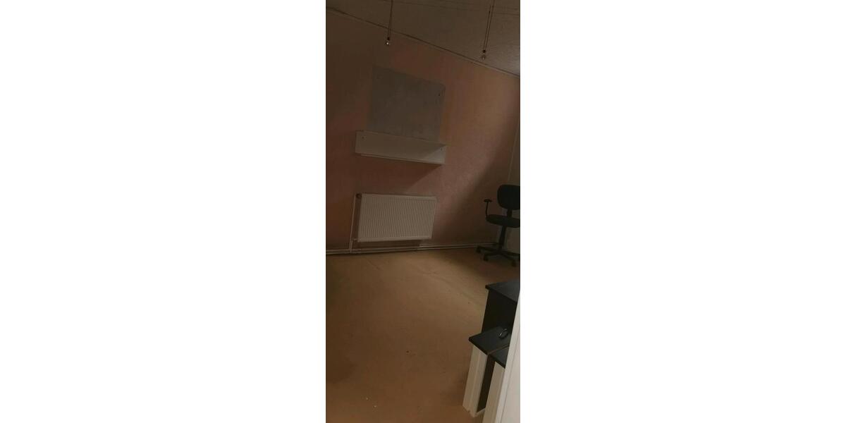 2 Familienhaus in ruhiger Hanglage 10 zimmer