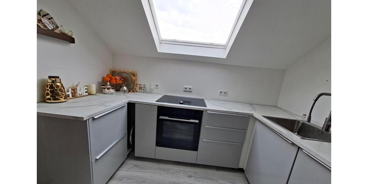 Dachgeschoßwohnung Kassel Fasanenhof - 3 Zimmer, 80 m&sup2;, 1.200&euro; | Angebot:26231067