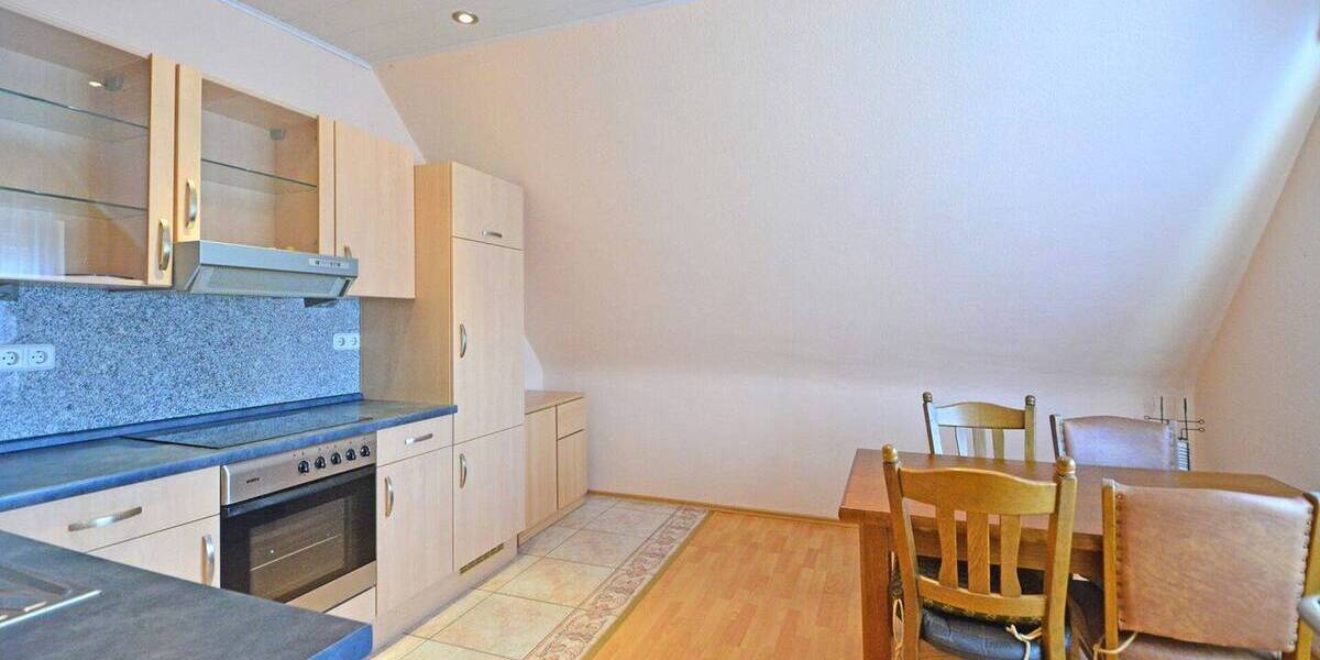 Mehrfamilienhaus, Wohnhaus Hofgeismar / Hombressen Hombressen - 9 Zimmer, 245 m&sup2;, 300.000&euro; | Angebot:26851776