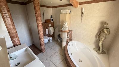 MODERNISIERT MIT WINTERGARTEN UND TOP-AUSSTATTUNG - Einfamilienhaus Fuldatal | Angebot:27229302