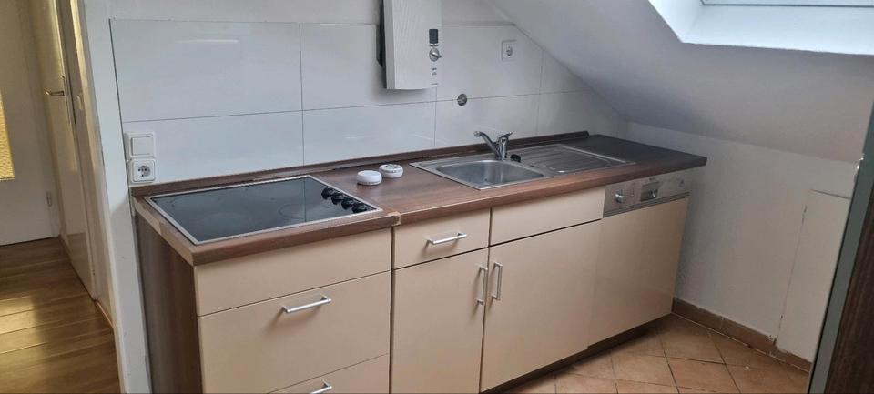 Dachgeschoßwohnung Kassel Philippinenhof-Warteberg - 3 Zimmer, 65 m&sup2;, 750&euro; | Angebot:25144560