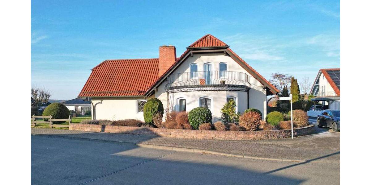 Einfamilienhaus Wolfhagen - 4 Zimmer, 150 m&sup2;, 1.100&euro; | Angebot:24789072
