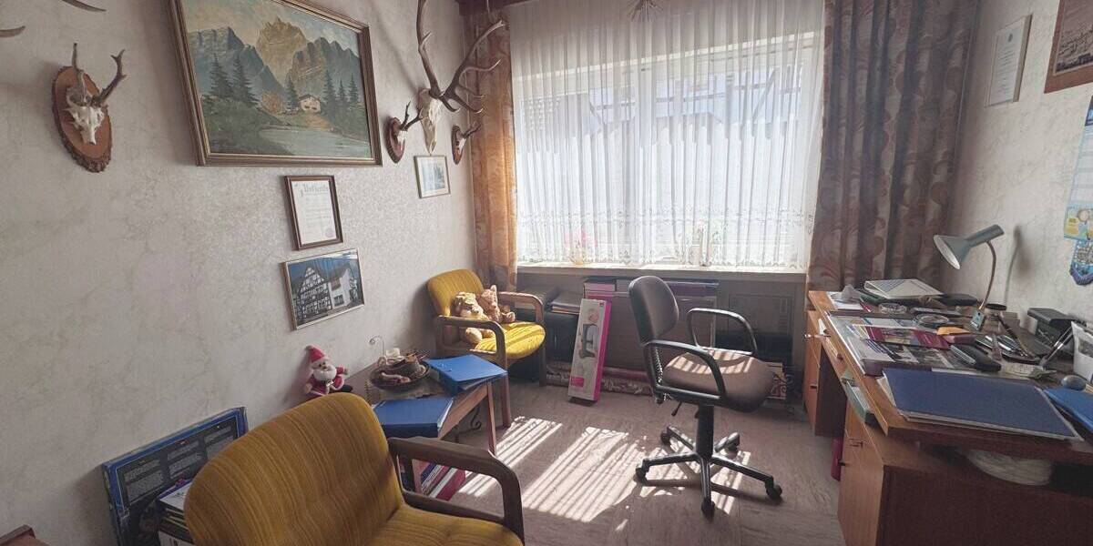 Einfamilienhaus Wolfhagen - 9 Zimmer, 210 m&sup2;, 159.000&euro; | Angebot:26657540