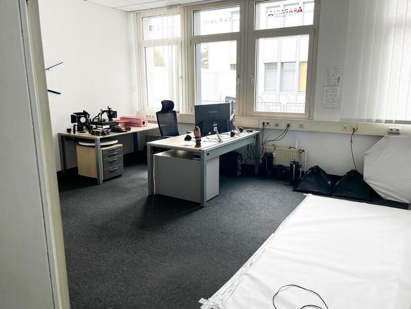 PROVISIONSFREI +++ Hallenfläche 1.002 m² mit Büro 184 m² +++ direkt vom Eigentümer