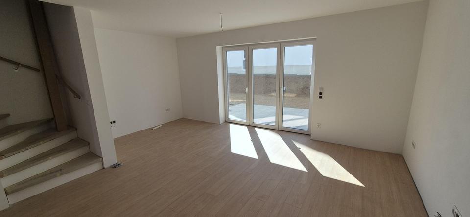 Reihenhaus Fuldatal - 4.5 Zimmer, 140 m&sup2;, 1.690&euro; | Angebot:26086904