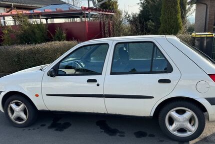 Ford Fiesta 79.000 km 2.400 € Vellmar 34246