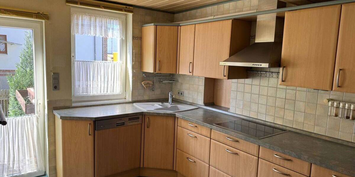 Mehrfamilienhaus, Wohnhaus Niestetal Sandershausen - 7 Zimmer, 203 m&sup2;, 299.000&euro; | Angebot:26450421