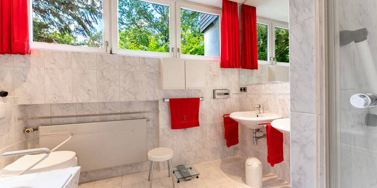 Bad Wilhelmshöhe: Großzügiger Bungalow am Bergpark 6 zimmer