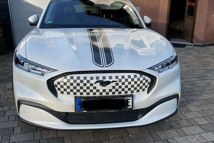 Ford Mustang Mach-E 28.700 km 30.100 &euro; Hessisch Lichtenau 37235