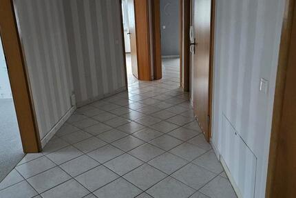 Wohnung Lohfelden - 4 Zimmer, 120 m&sup2;, 1.000&euro; | Angebot:24492588