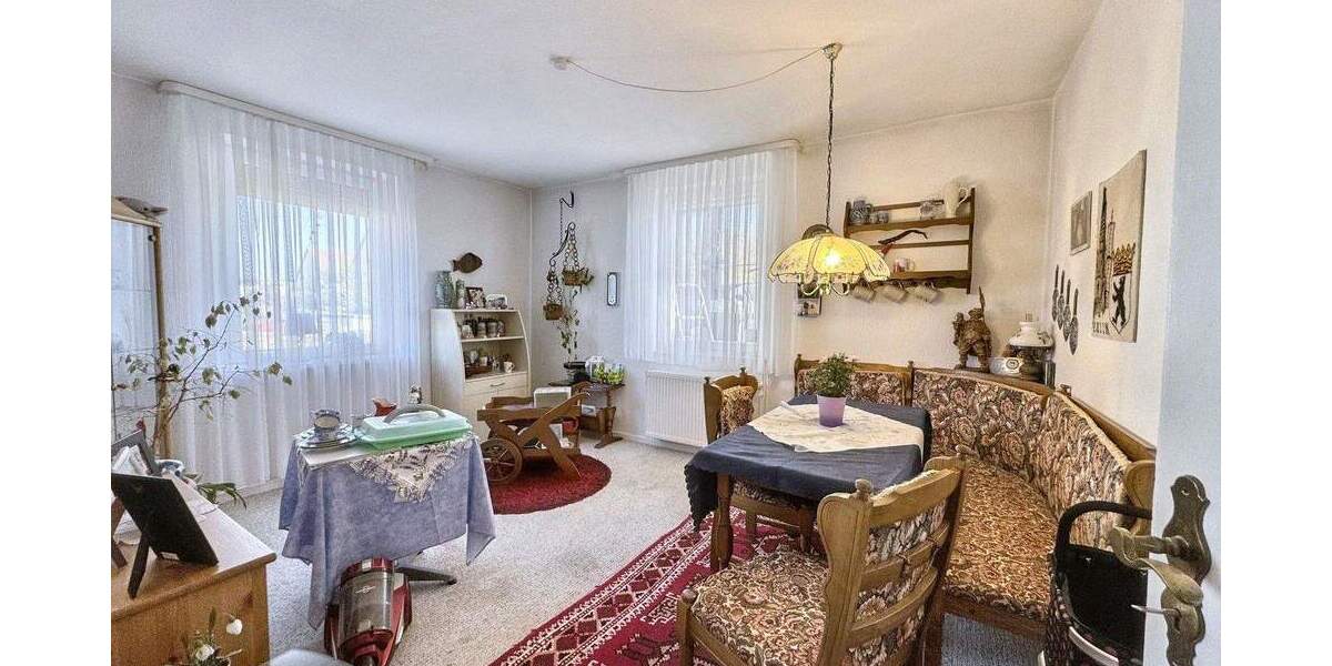 Charme der 1930er im großzügigen Mehrfamilienhaus erleben 8 zimmer