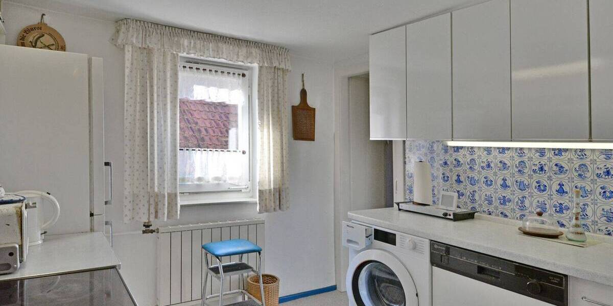 Mehrfamilienhaus, Wohnhaus Wolfhagen - 9 Zimmer, 258 m&sup2;, 180.000&euro; | Angebot:26730957