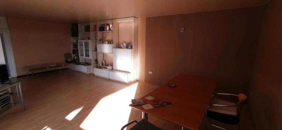 2 Familienhaus in ruhiger Hanglage 10 zimmer