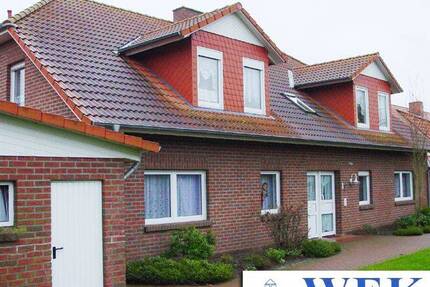 Moderne helle 3-Zimmer-Dachgeschoßwohnung mit Balkon, Garage und Einbauküche