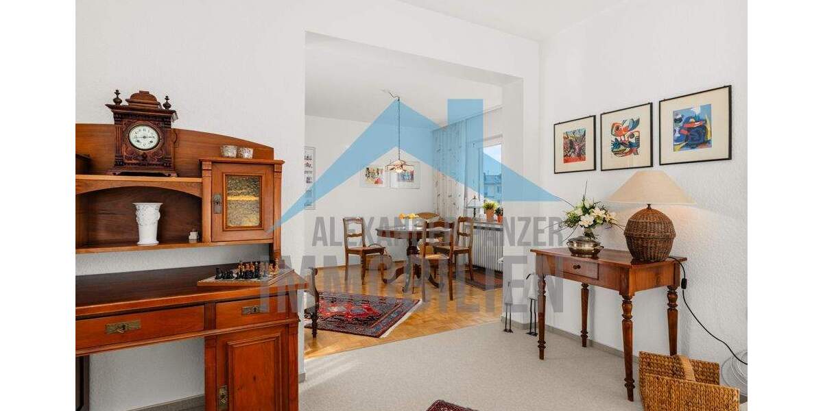 Großzügiges Zweifamilienhaus mit viel Platz in zentraler Lage von Lohfelden! 7 zimmer