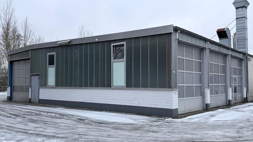 Werkstatthalle mit LKW-Tor, Grube & Büro – sofort verfügbar in Baunatal zimmer