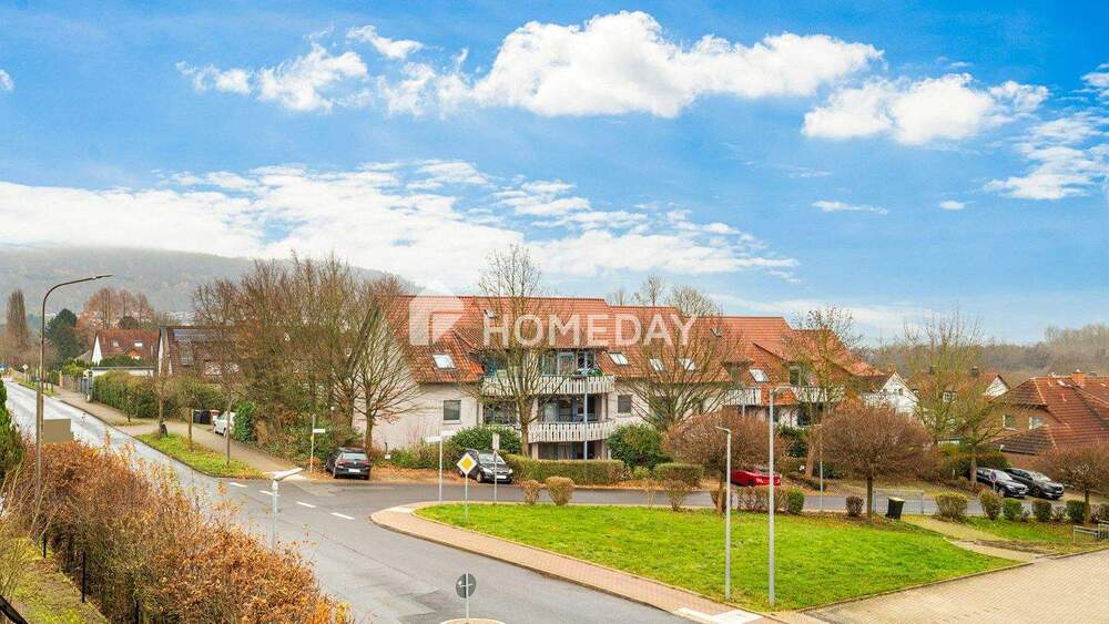 Einfamilienhaus mit zwei Wohnbereichen, großer Garage und BüroGewerbefläche 7 zimmer