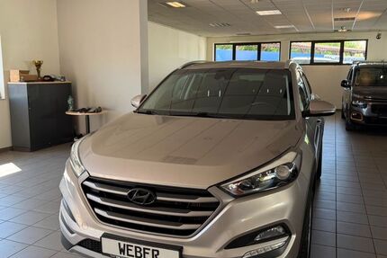 Hyundai TUCSON 177.000 km 11.999 &euro; Hessisch Lichtenau 37235