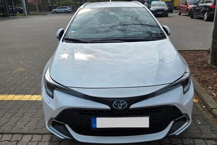 Toyota Corolla 15.000 km 25.700 &euro; Kassel 34125