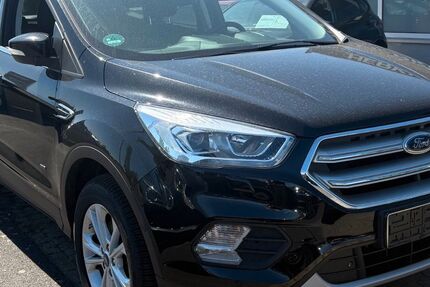 Ford Kuga 56.000 km 15.990 &euro; Fuldatal-Kassel 34233
