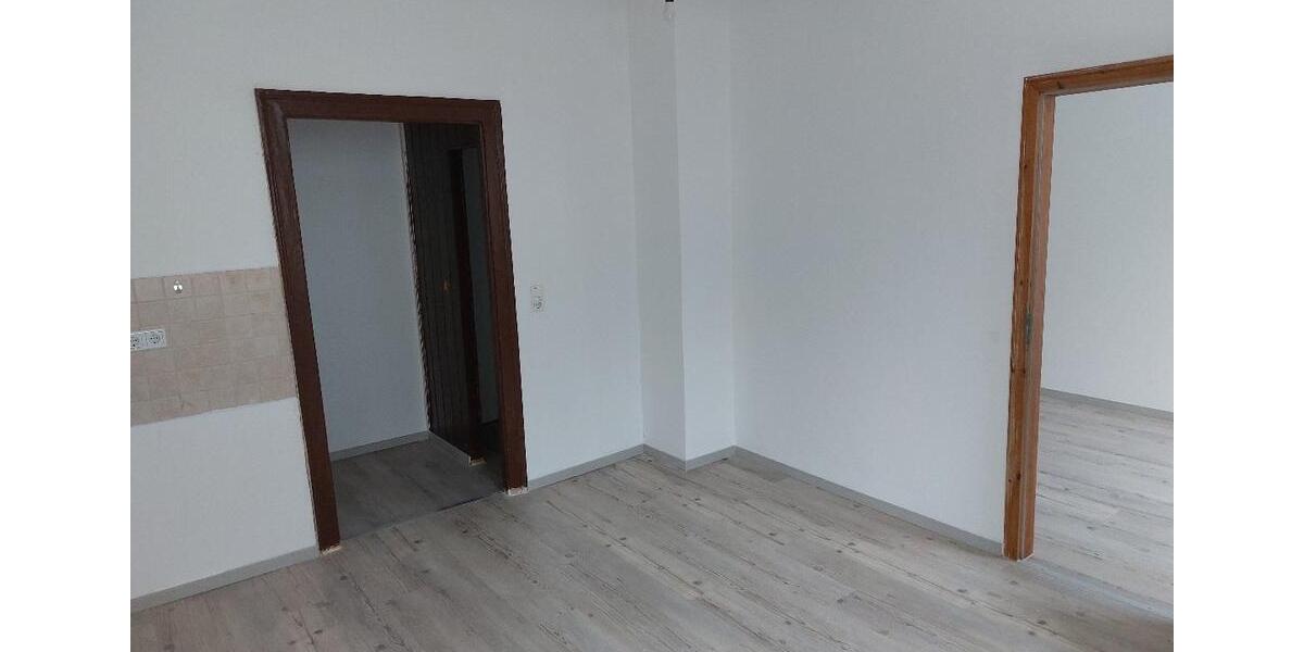 Erdgeschoßwohnung Helsa - 4 Zimmer, 96 m&sup2;, 700&euro; | Angebot:26279778